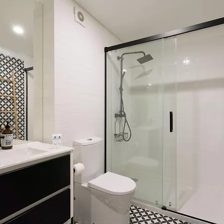 Host Wise - Modern Design Duplex W Balcony ポルト