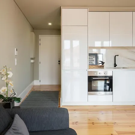 Host Wise - Modern Design Duplex W Balcony * ポルト
