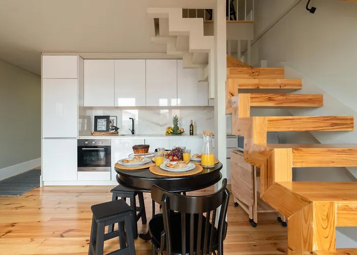 Host Wise - Modern Design Duplex W Balcony Appartement Oporto