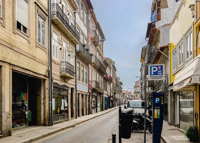 Host Wise - Modern Design Duplex W Balcony Apartment *