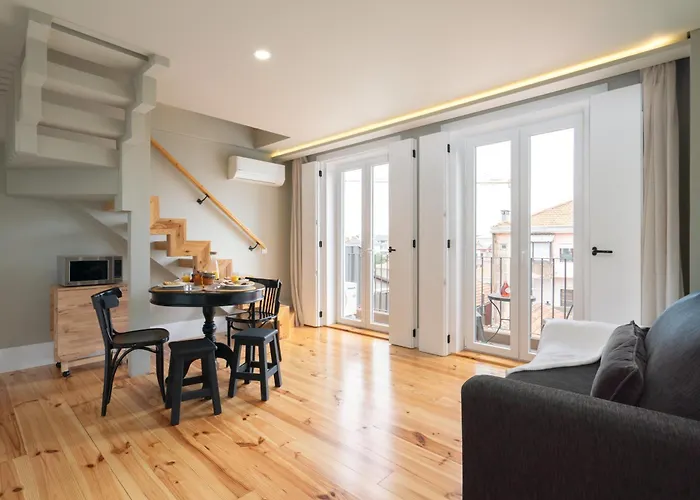 Host Wise - Modern Design Duplex W Balcony *