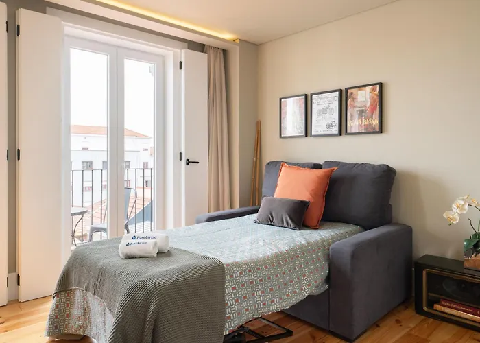 Host Wise - Modern Design Duplex W Balcony *