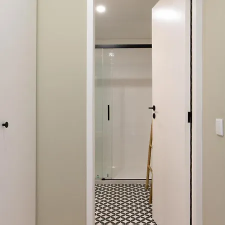 Host Wise - Modern Design Duplex W Balcony 아파트