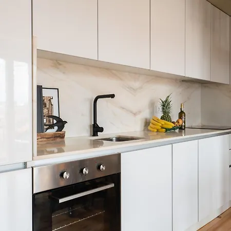 Host Wise - Modern Design Duplex W Balcony Appartement Oporto