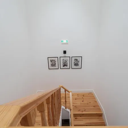 Host Wise - Modern Design Duplex W Balcony