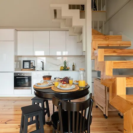 Host Wise - Modern Design Duplex W Balcony 아파트 포르투