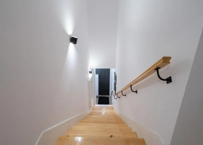 Host Wise - Modern Design Duplex W Balcony Порту